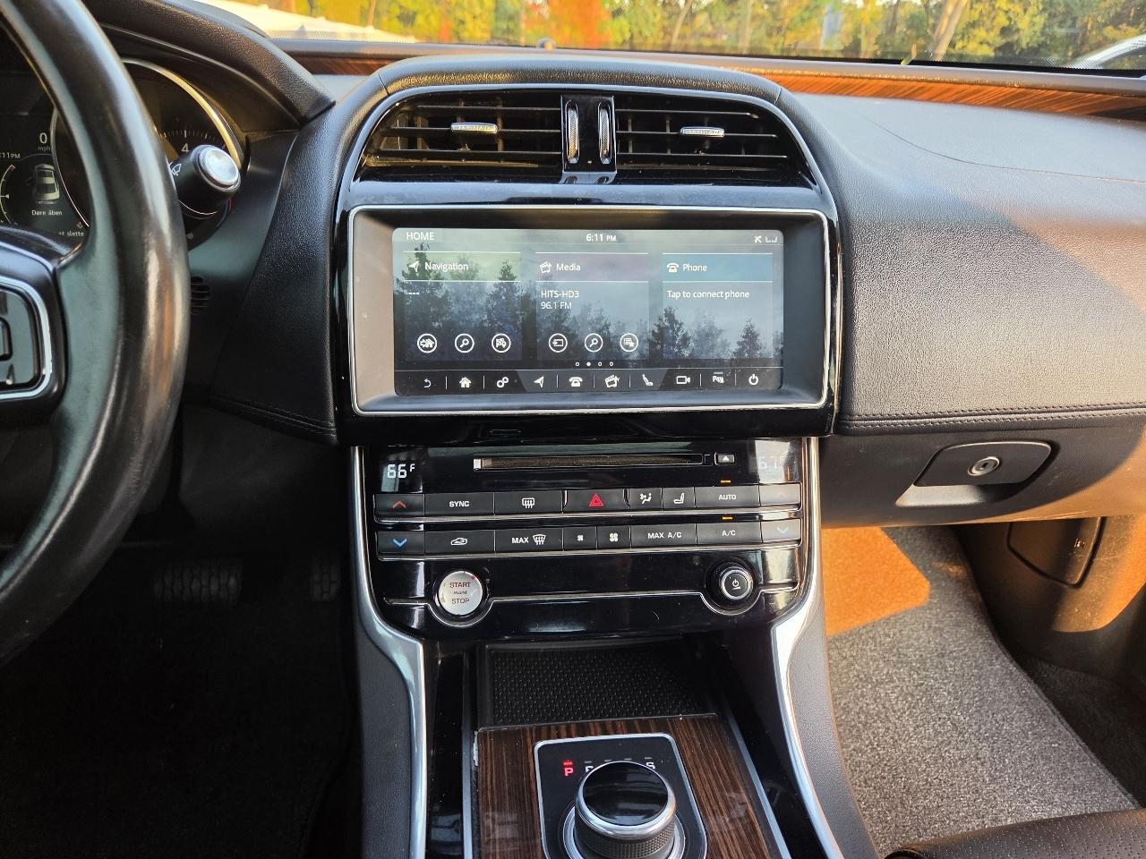 Jaguar XE 35t First Edition 2017