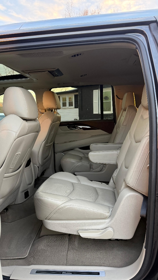 Cadillac Escalade ESV 2WD Premium 2017