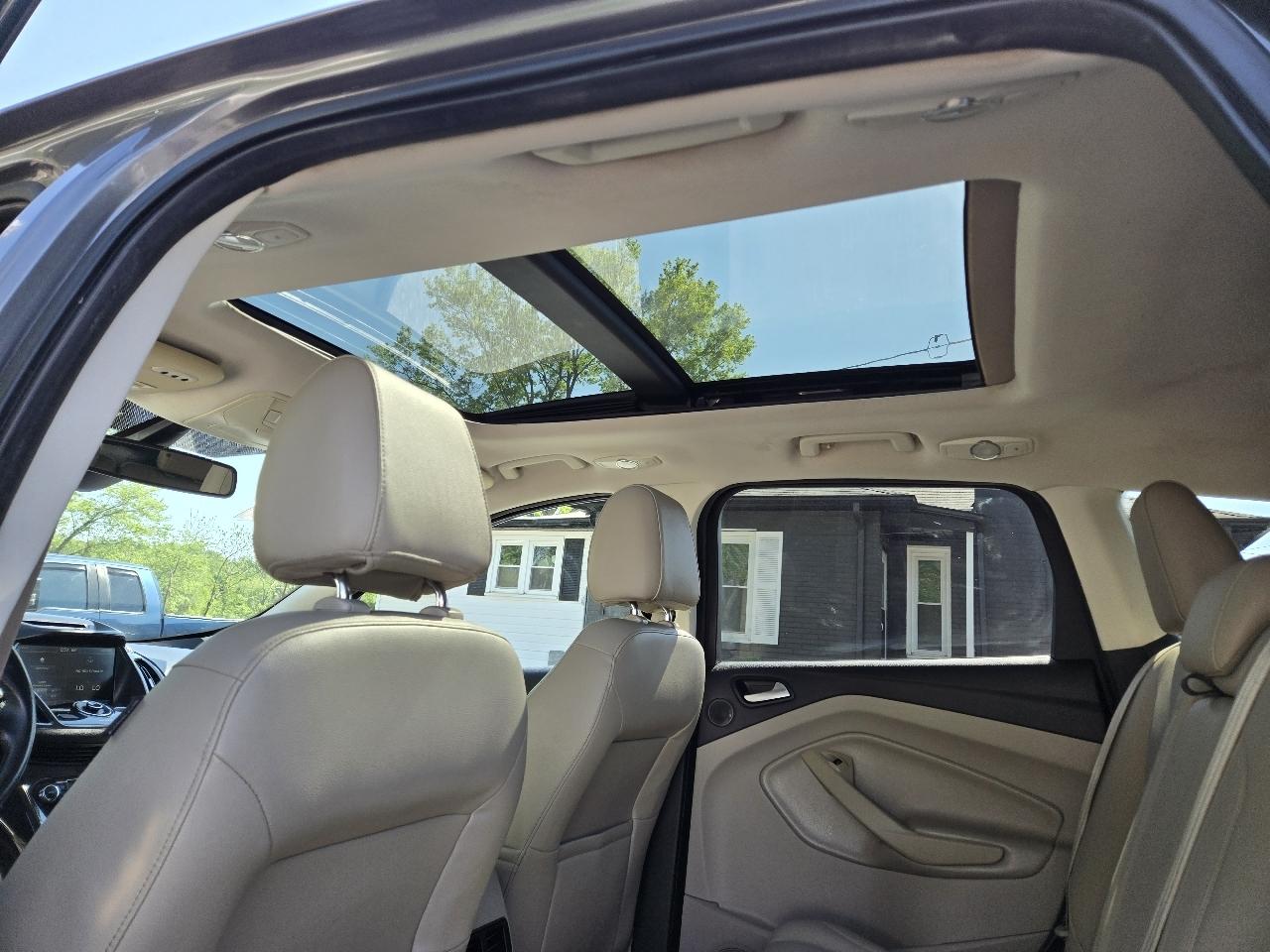 Ford Escape Titanium 4WD 2014