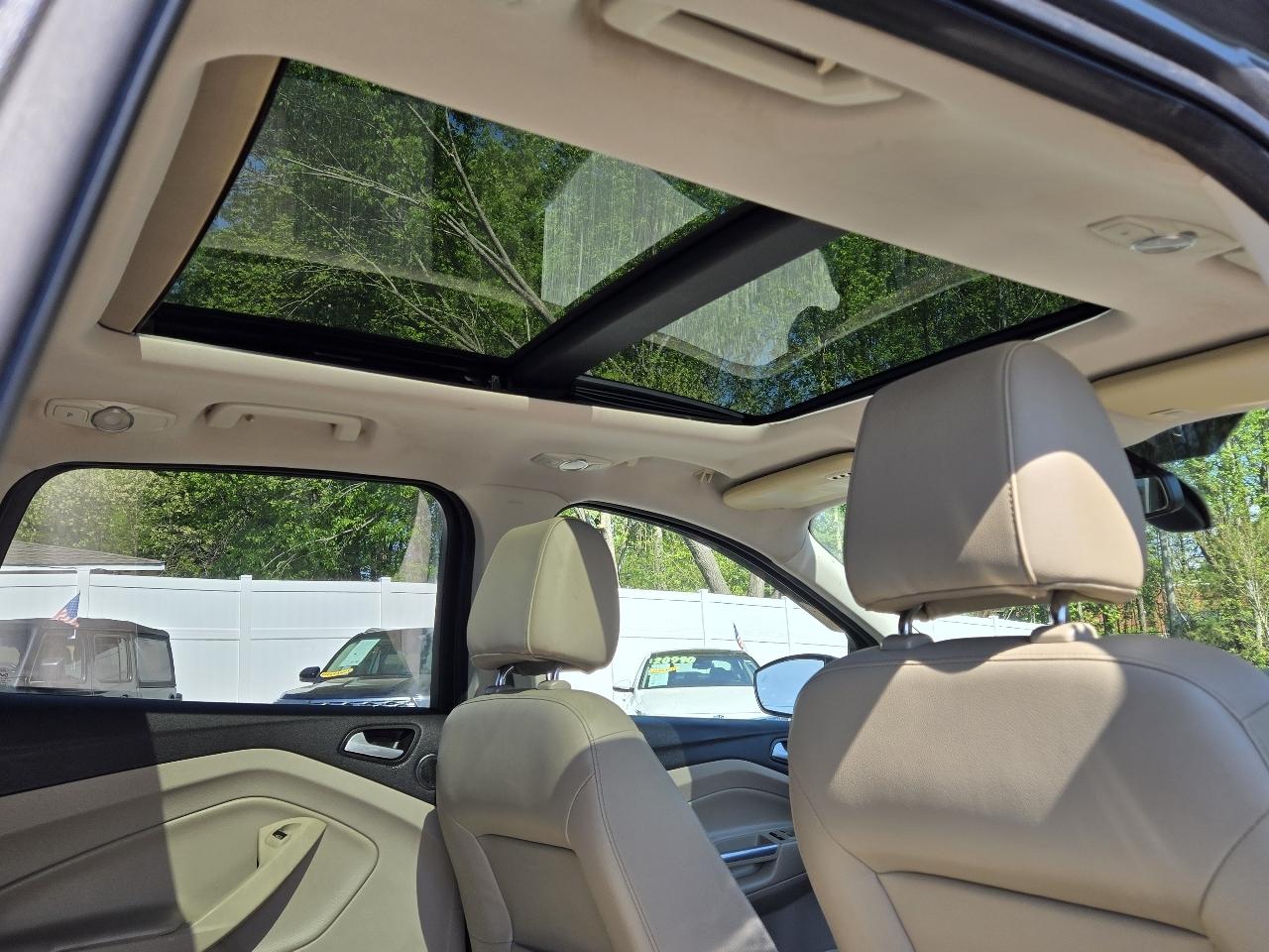 Ford Escape Titanium 4WD 2014