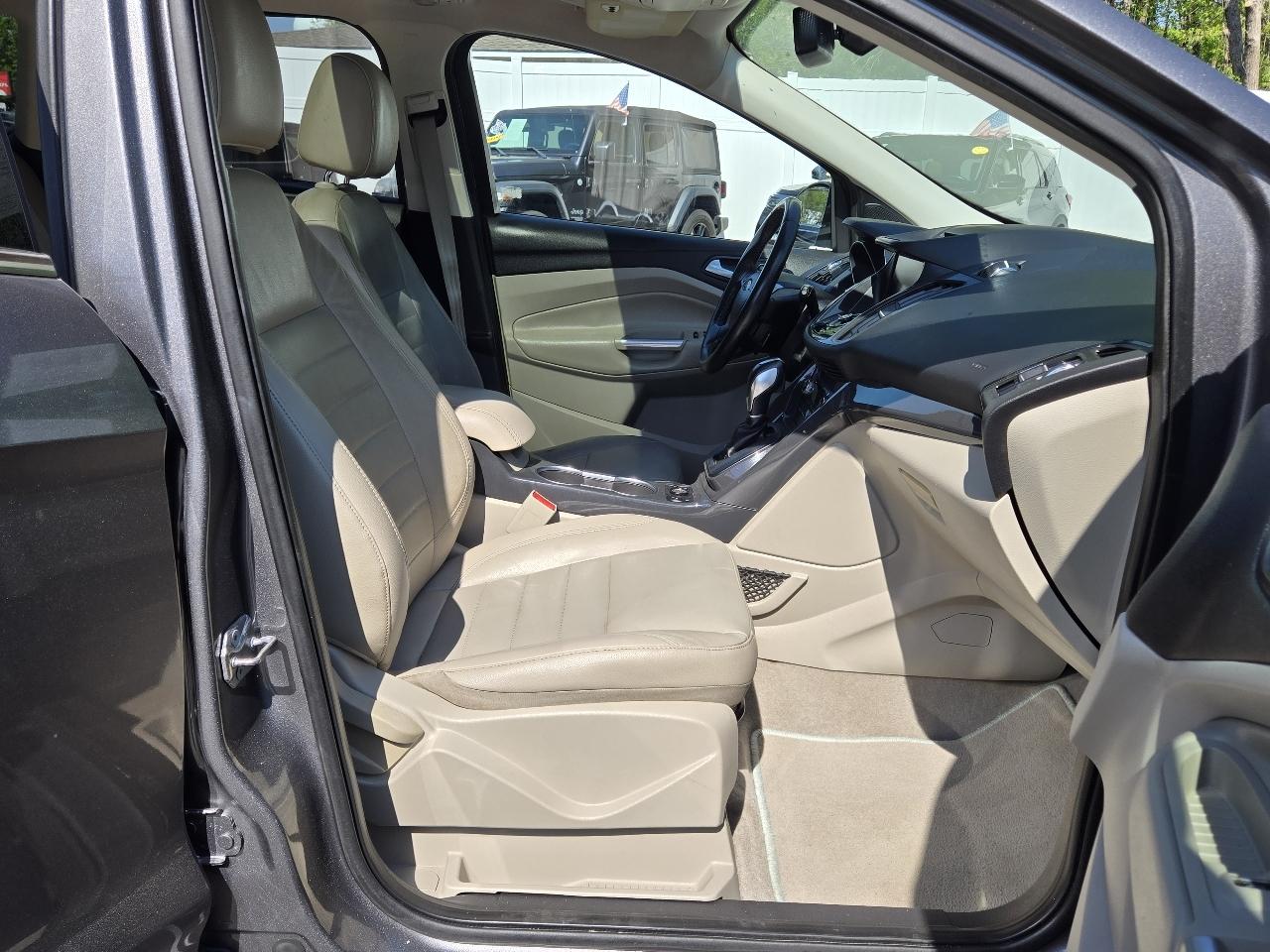 Ford Escape Titanium 4WD 2014