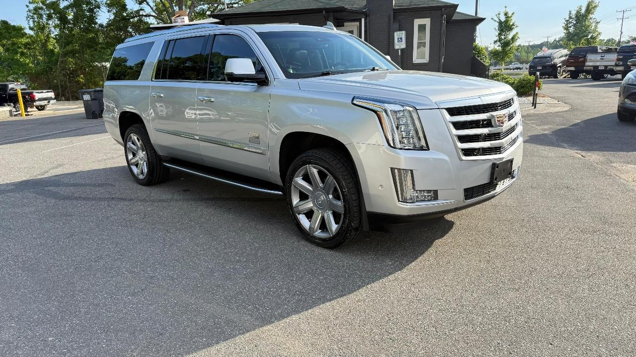 Cadillac Escalade ESV Luxury 4WD 2017