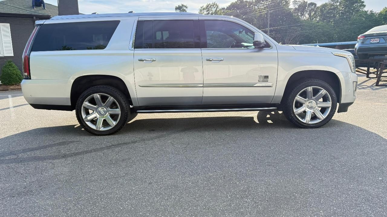 Cadillac Escalade ESV Luxury 4WD 2017