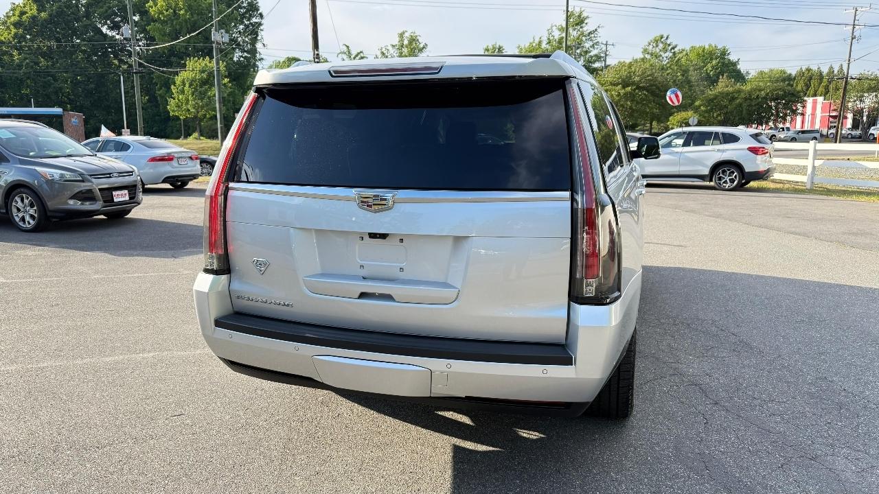 Cadillac Escalade ESV Luxury 4WD 2017