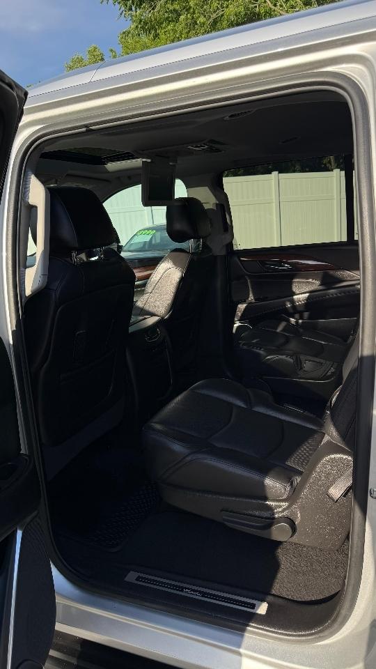 Cadillac Escalade ESV Luxury 4WD 2017