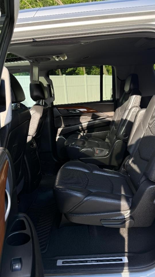 Cadillac Escalade ESV Luxury 4WD 2017