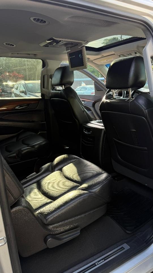 Cadillac Escalade ESV Luxury 4WD 2017