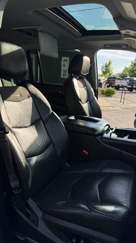 Cadillac Escalade ESV Luxury 4WD 2017