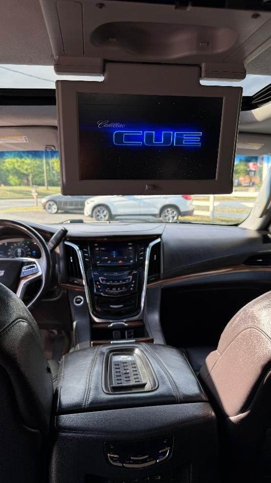 Cadillac Escalade ESV Luxury 4WD 2017
