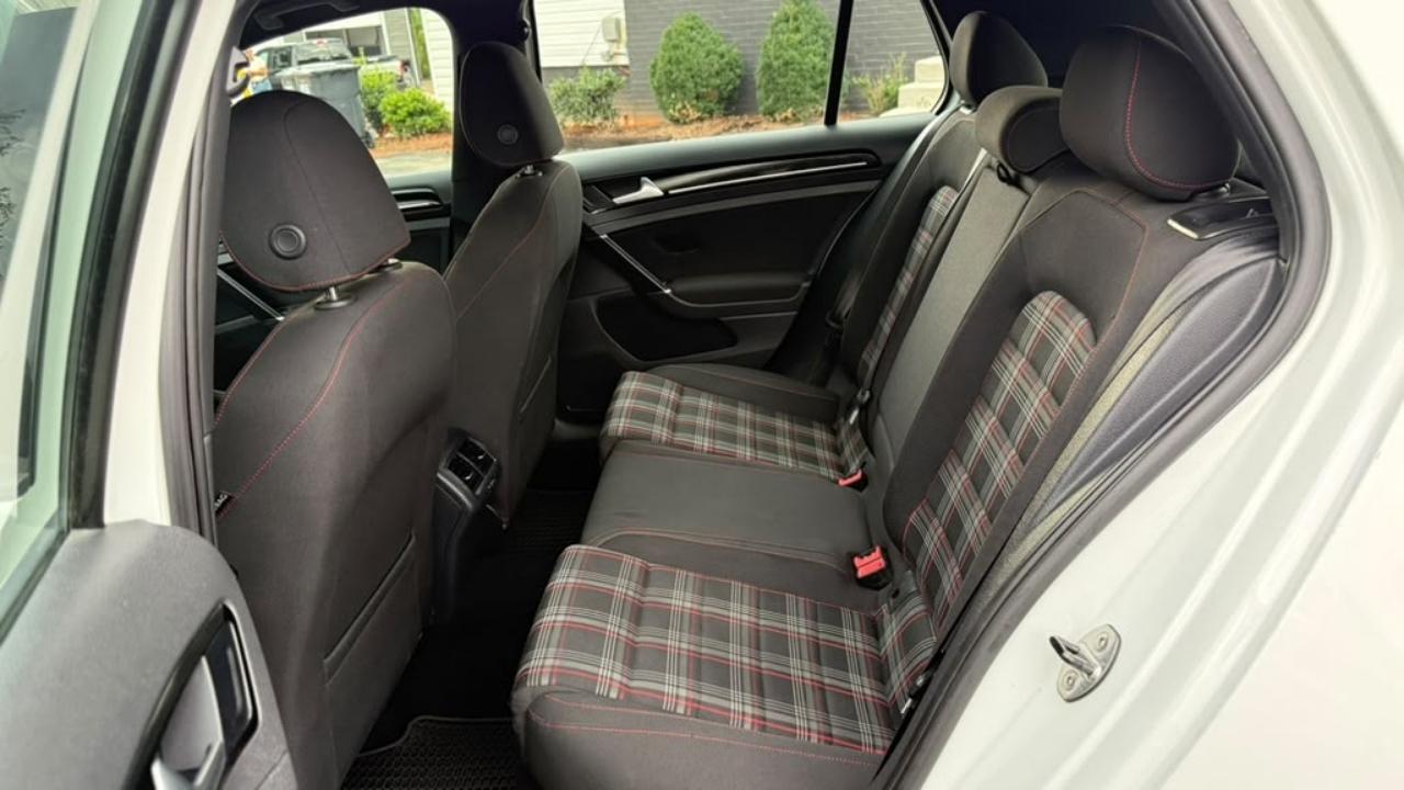 Volkswagen Golf GTI S 6A 4-Door 2017