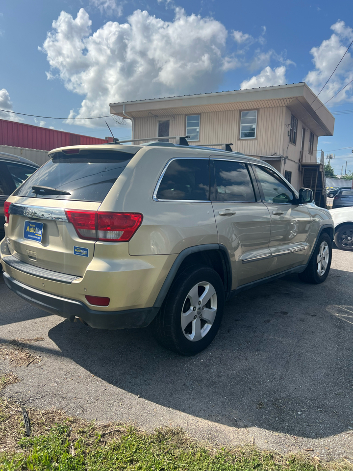 Jeep Grand Cherokee Laredo 4WD 2011