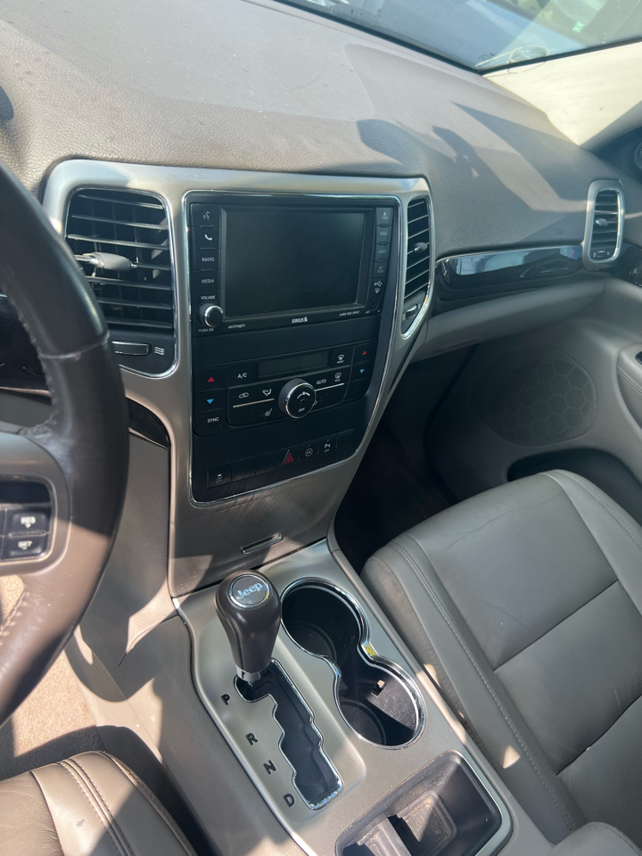 Jeep Grand Cherokee Laredo 4WD 2011