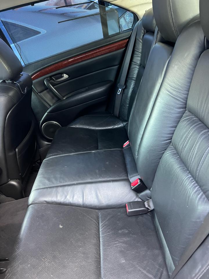 Acura RL Technology Package 2010