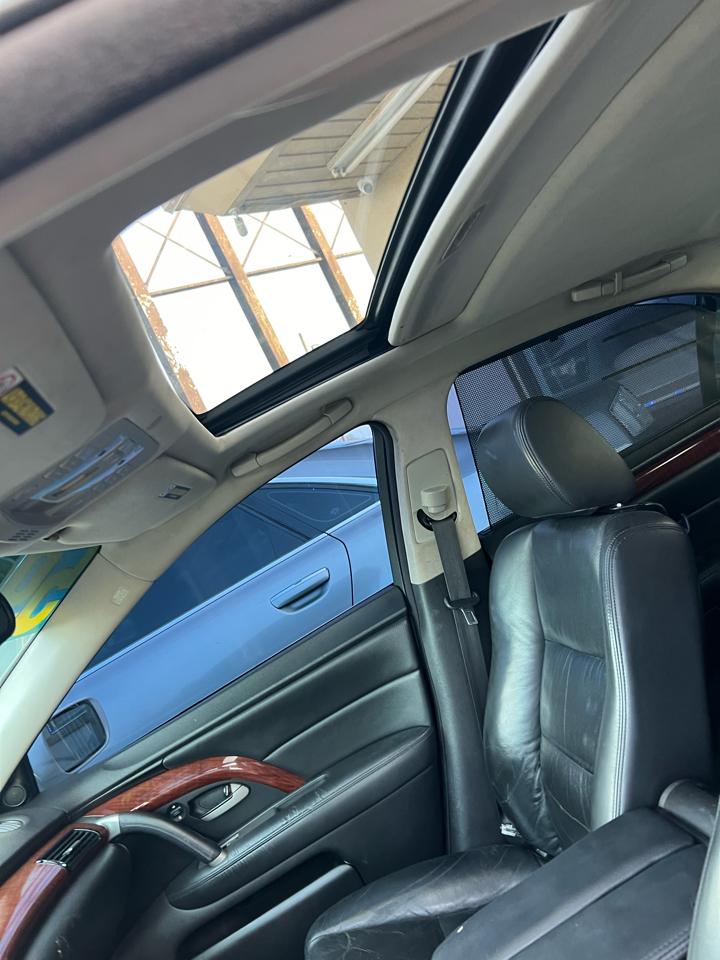 Acura RL Technology Package 2010