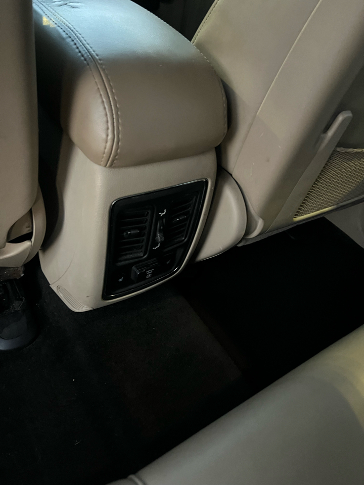 Jeep Grand Cherokee Limited 4WD 2011