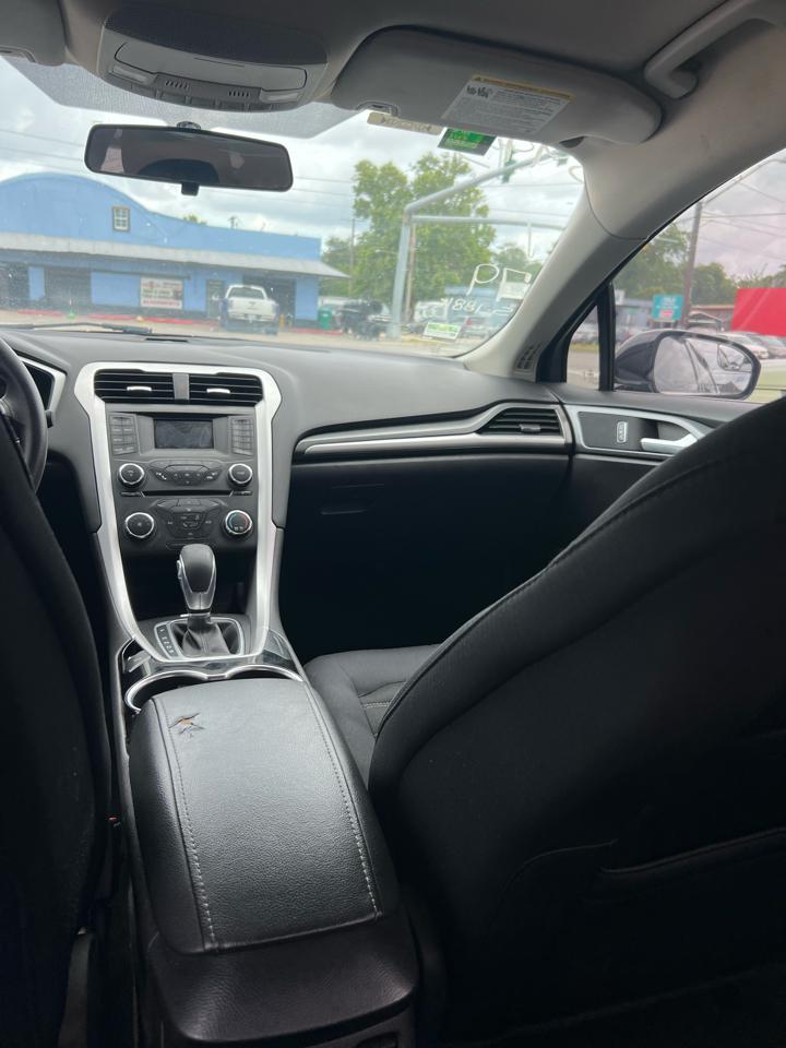 Ford Fusion SE 2015