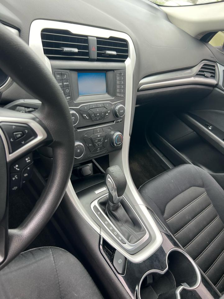 Ford Fusion SE 2015