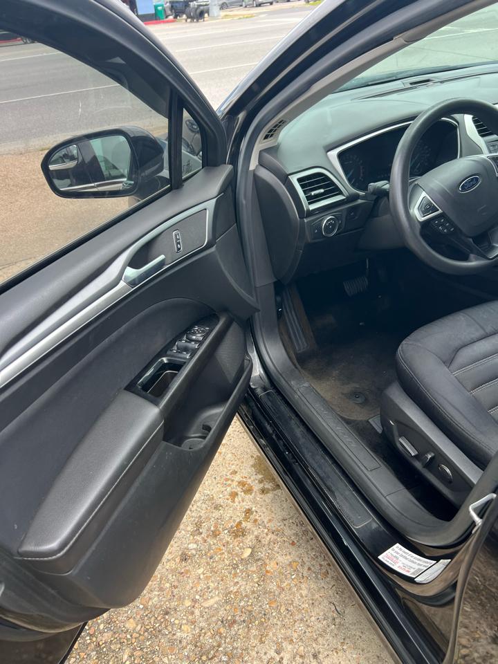 Ford Fusion SE 2015