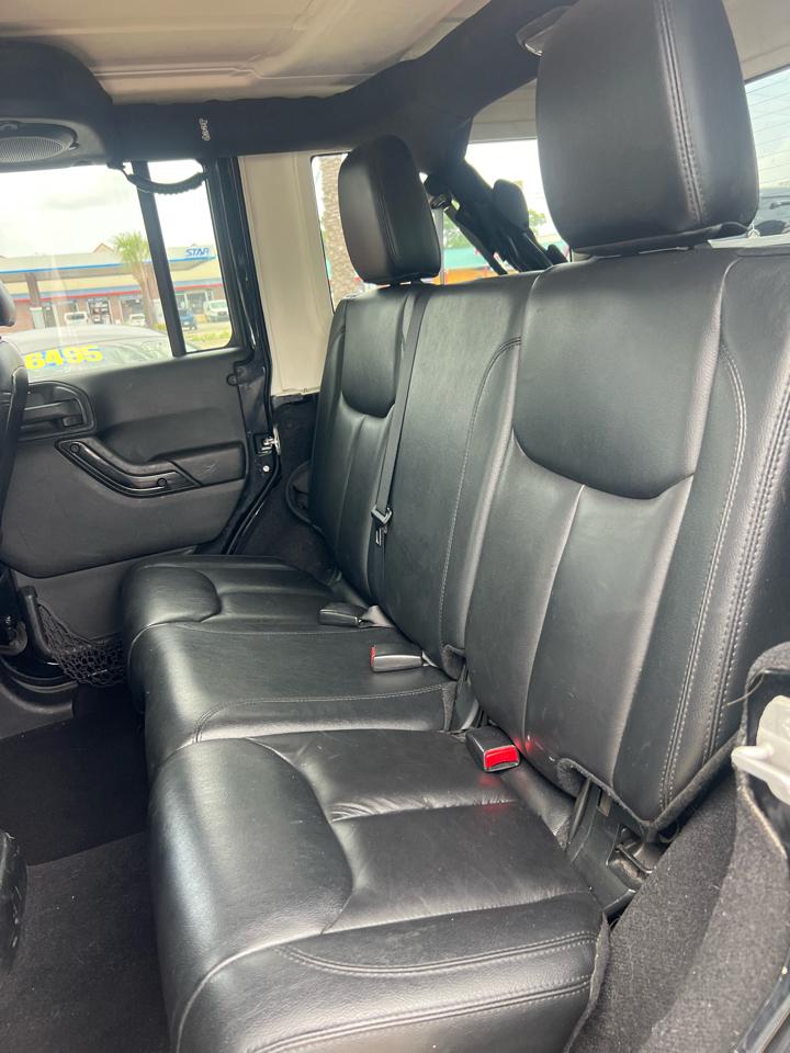 Jeep Wrangler Unlimited Sahara 4WD 2014