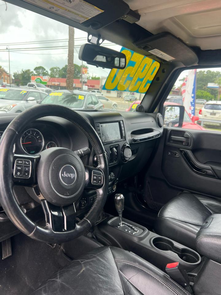 Jeep Wrangler Unlimited Sahara 4WD 2014