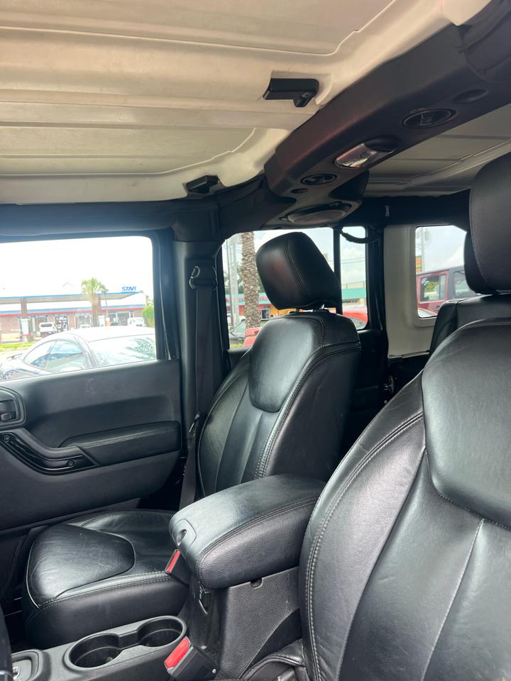 Jeep Wrangler Unlimited Sahara 4WD 2014