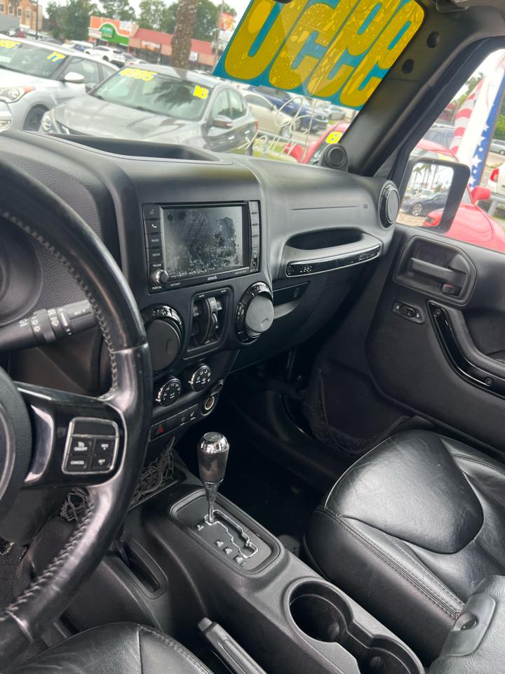 Jeep Wrangler Unlimited Sahara 4WD 2014