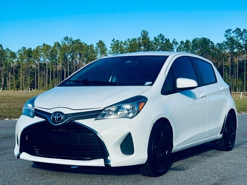 2015 Toyota Yaris LE 5-Door AT
