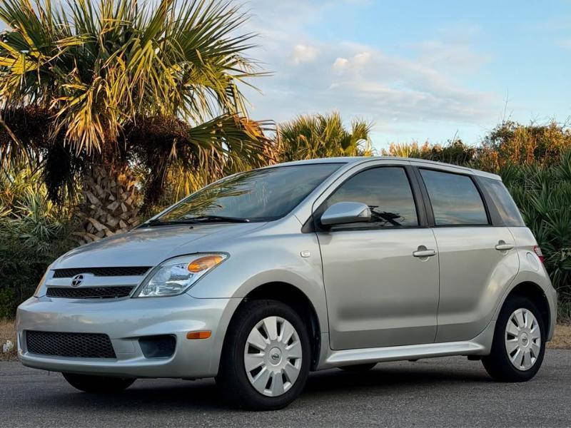Scion xA Hatchback 2006