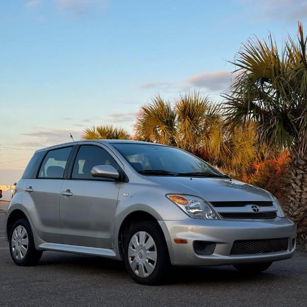 Scion xA Hatchback 2006