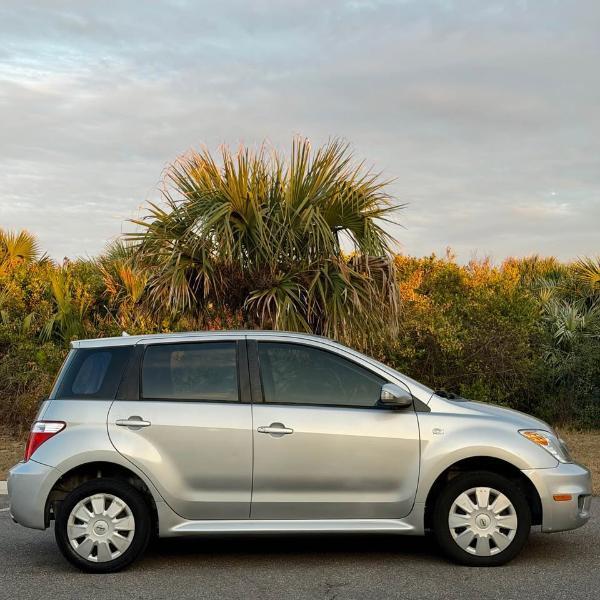 Scion xA Hatchback 2006