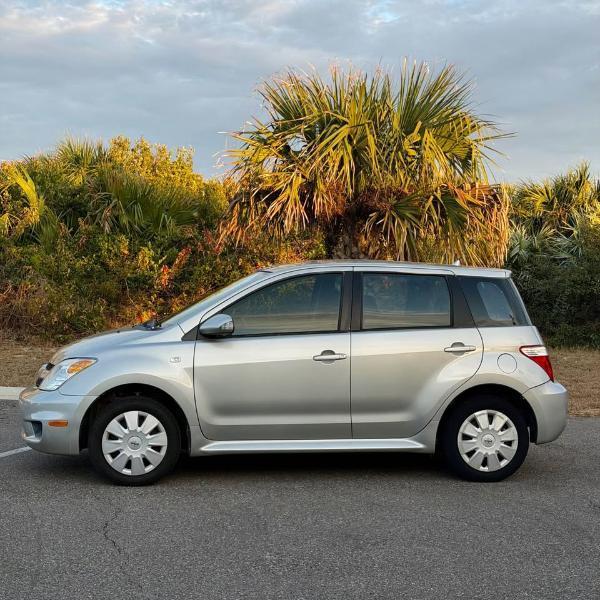 Scion xA Hatchback 2006