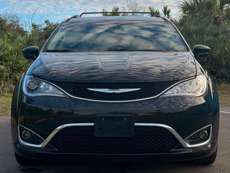 2017 Chrysler Pacifica Touring-L Plus's photo