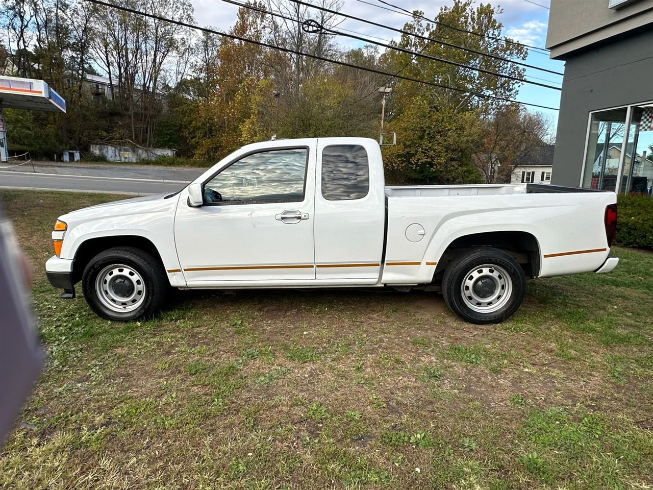 2010 Chevrolet Colorado Work Truck photo 2