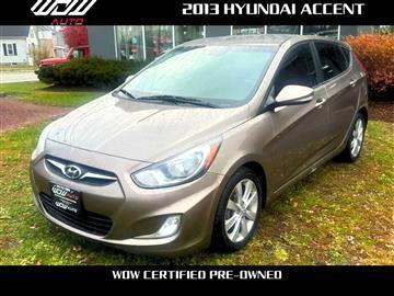 2013 Hyundai Accent SE 5-Door