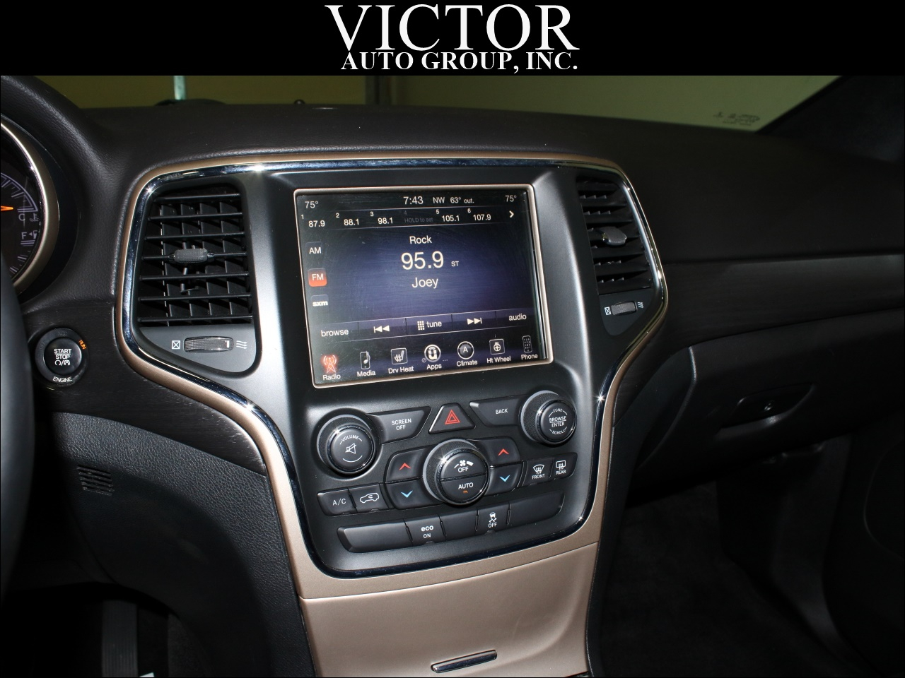 Jeep Grand Cherokee Laredo 4WD 2015