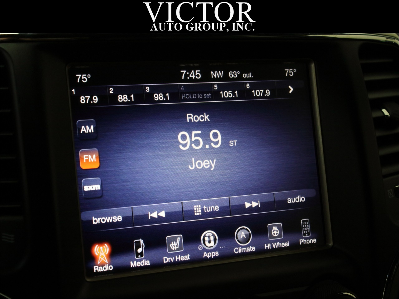 Jeep Grand Cherokee Laredo 4WD 2015