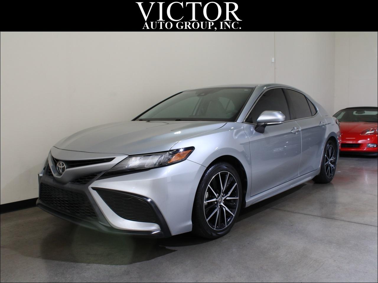 Toyota Camry SE 2021