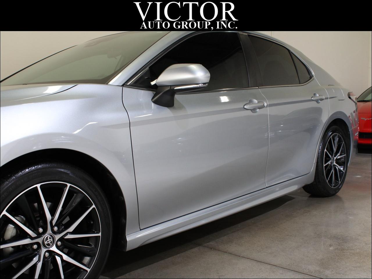 Toyota Camry SE 2021