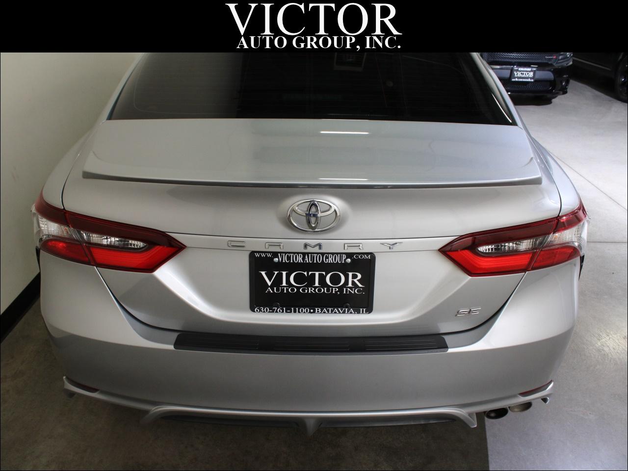 Toyota Camry SE 2021