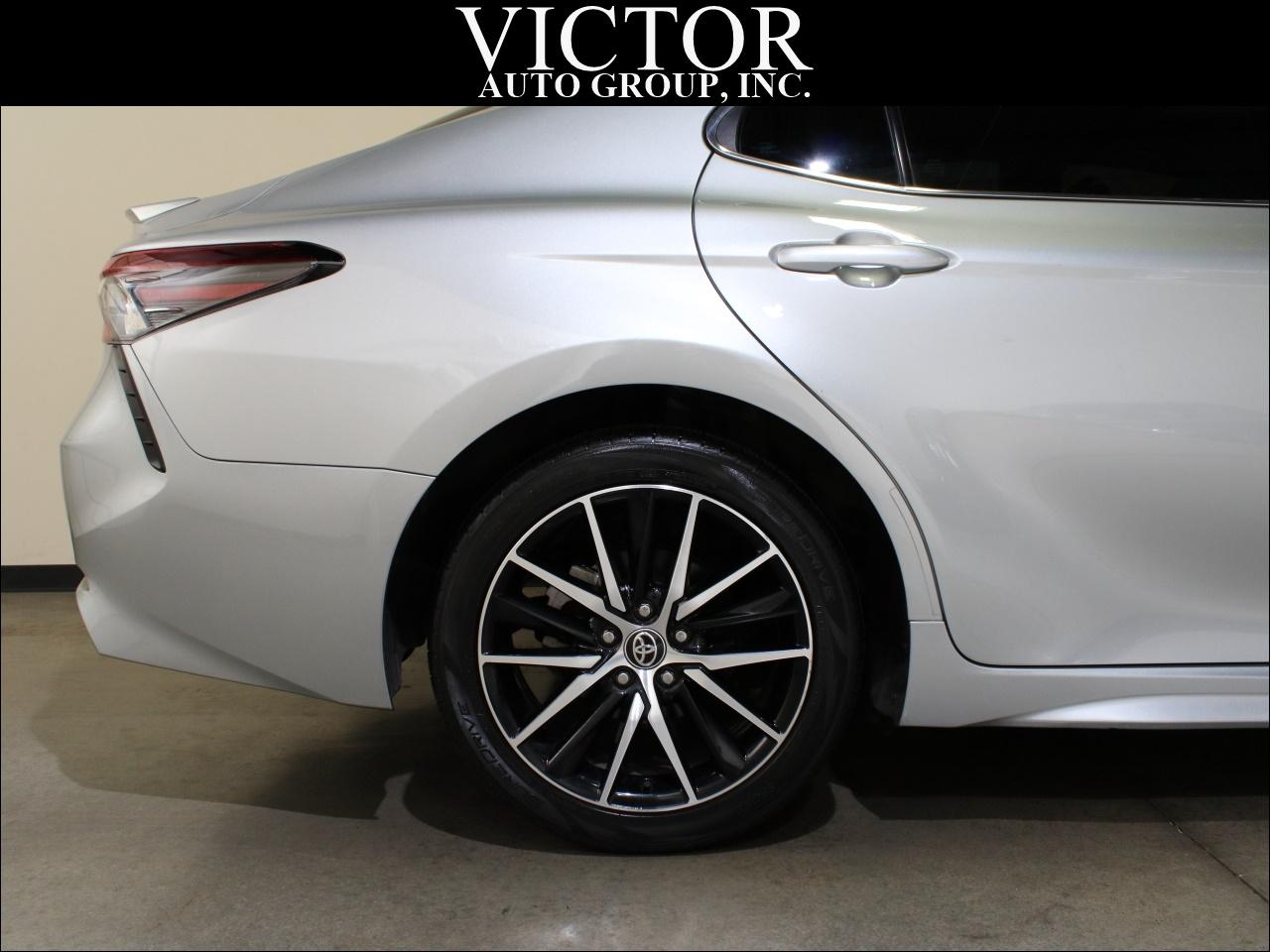 Toyota Camry SE 2021