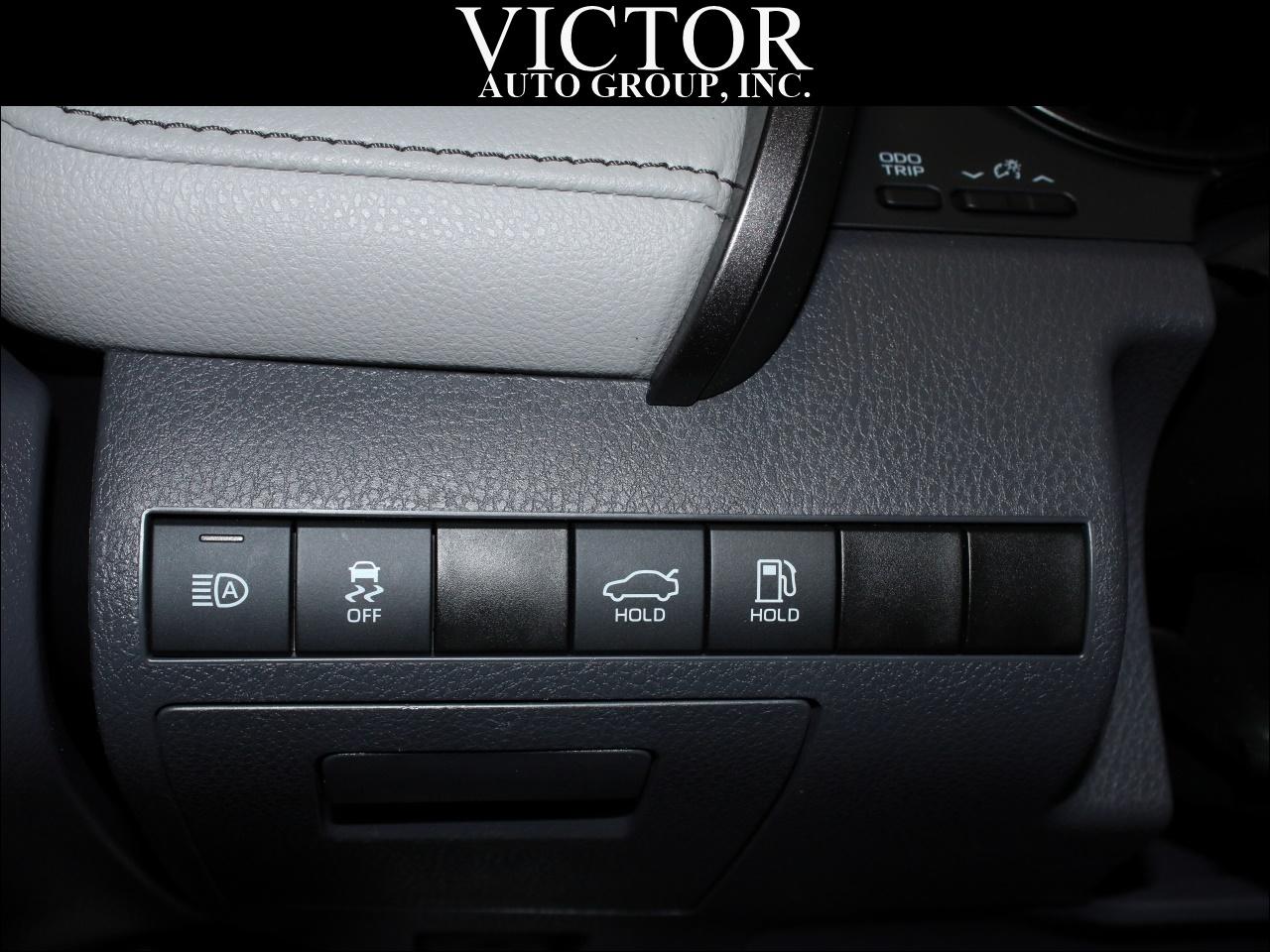 Toyota Camry SE 2021