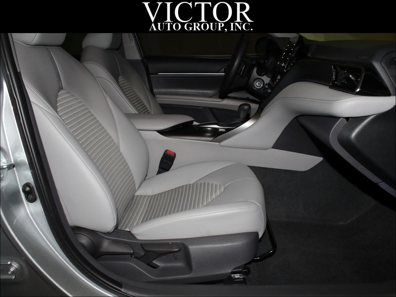 Toyota Camry SE 2021