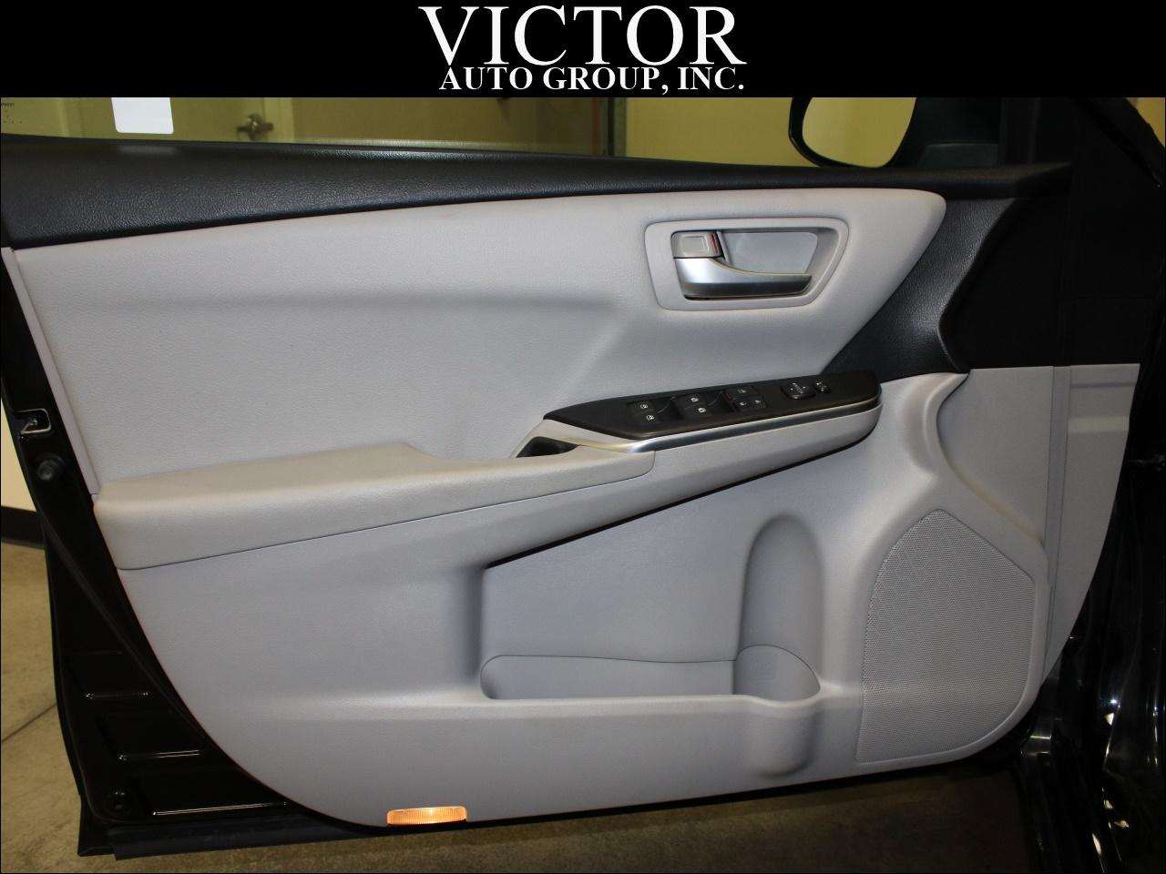 Toyota Camry SE 2017