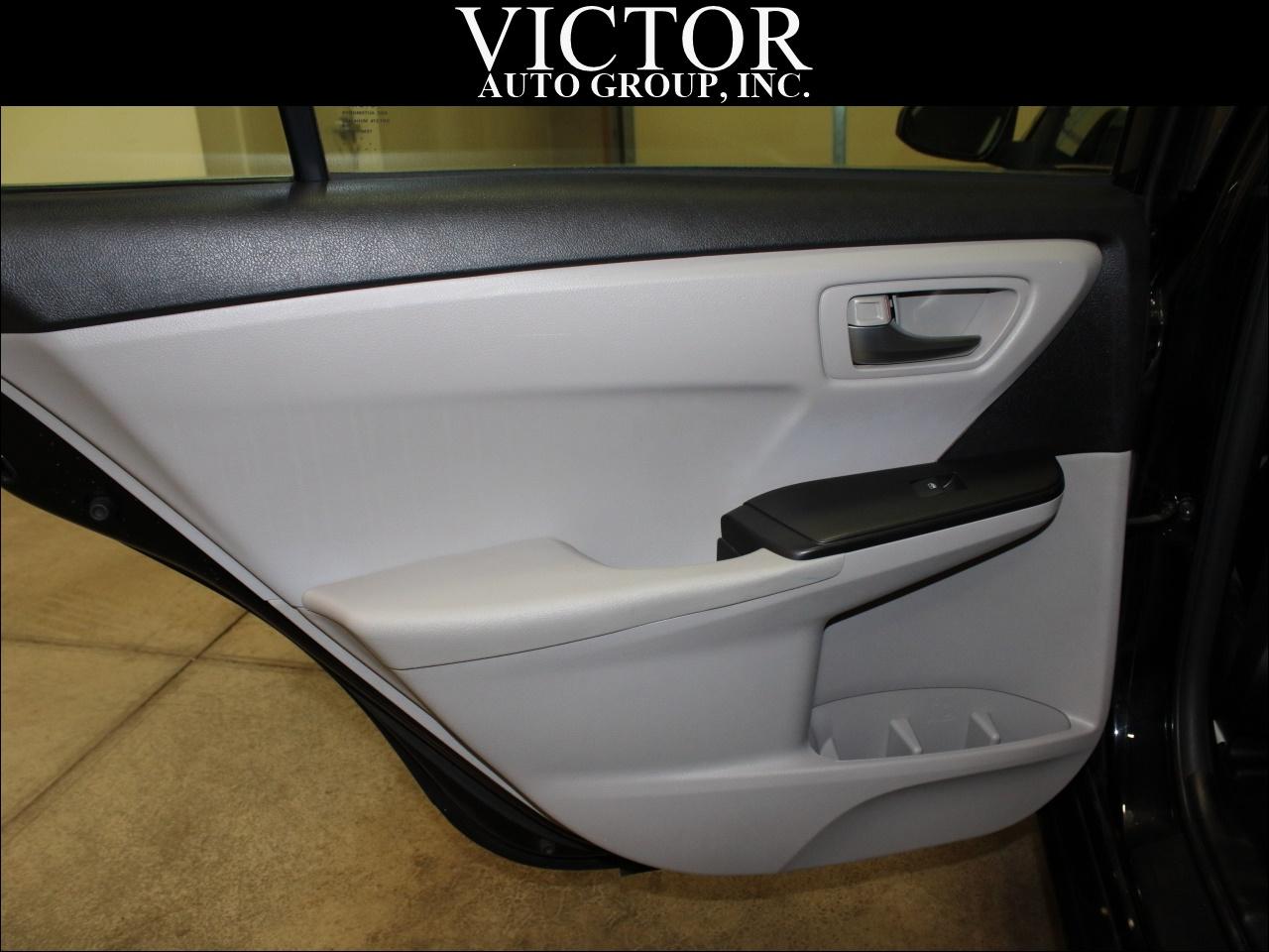 Toyota Camry SE 2017