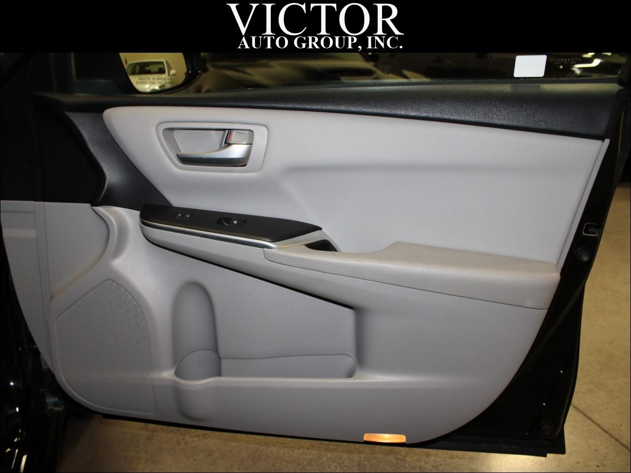 Toyota Camry SE 2017