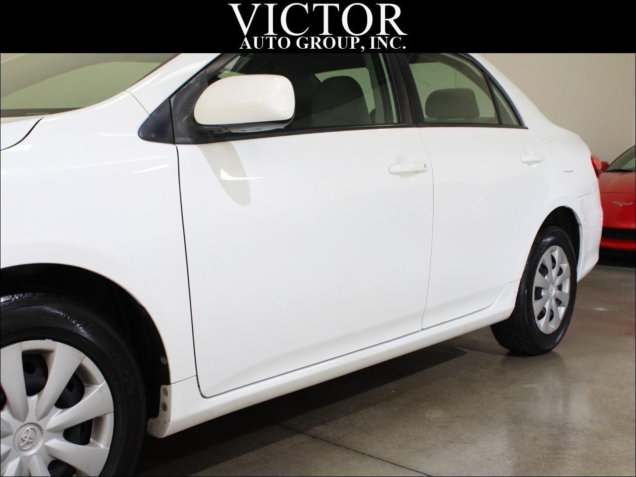 Toyota Corolla LE 2011