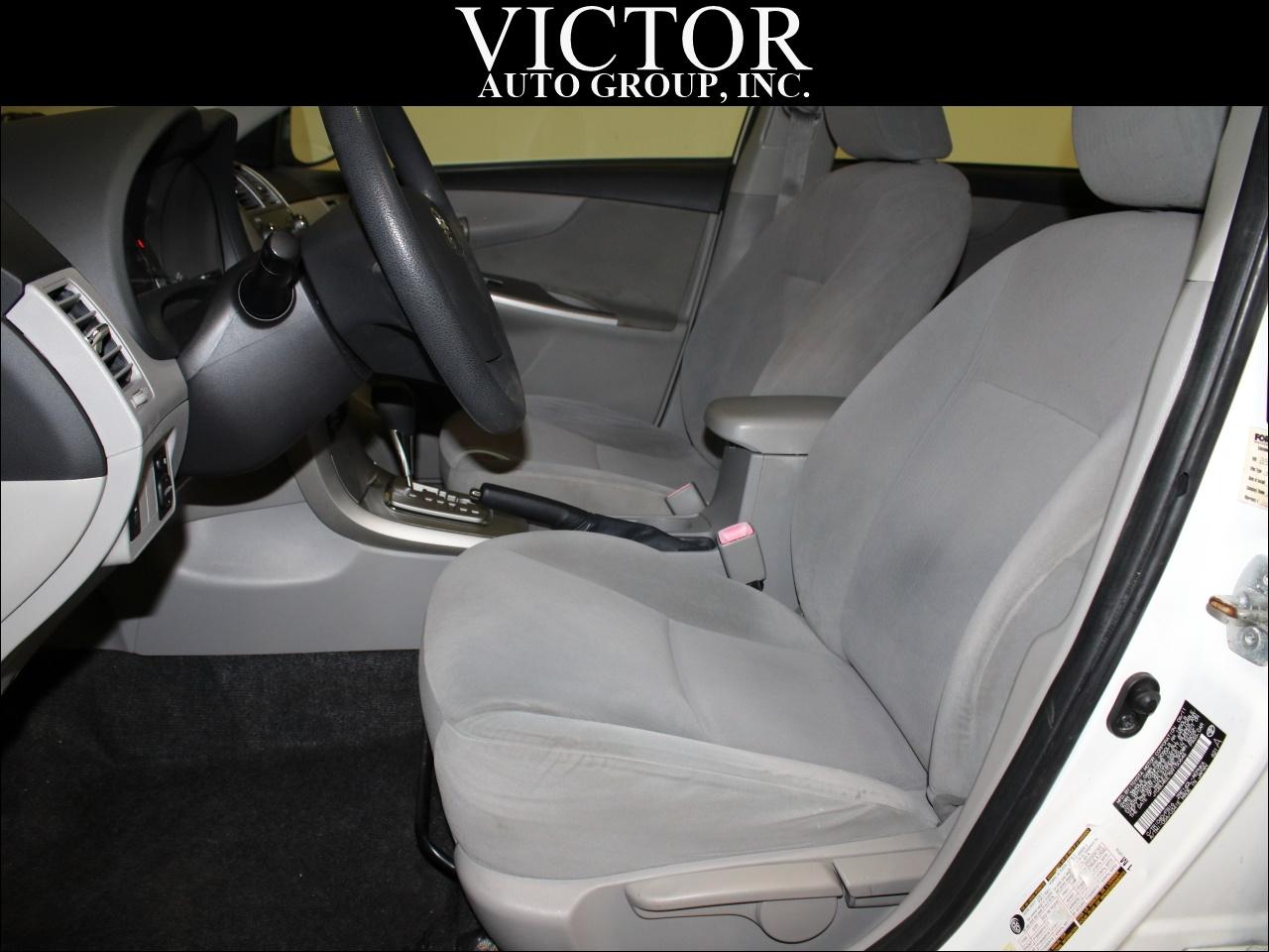 Toyota Corolla LE 2011