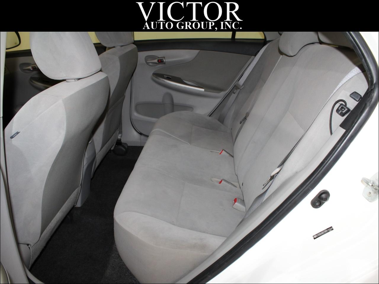 Toyota Corolla LE 2011