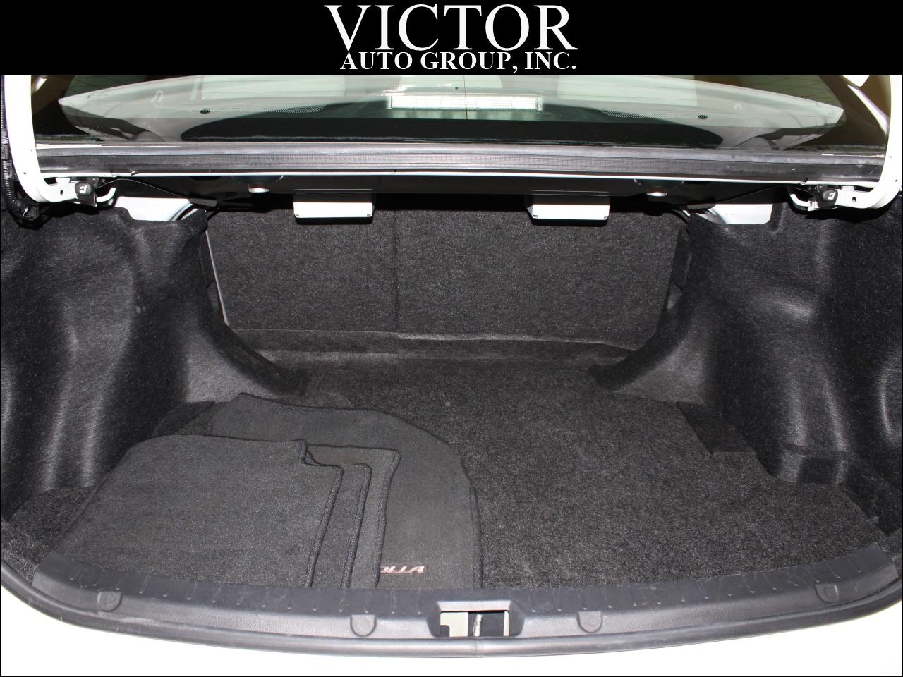 Toyota Corolla LE 2011