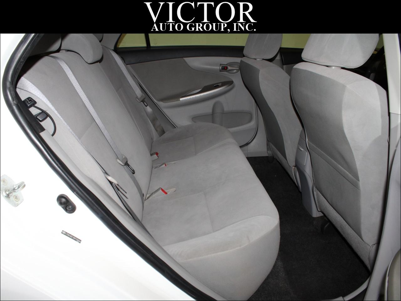 Toyota Corolla LE 2011